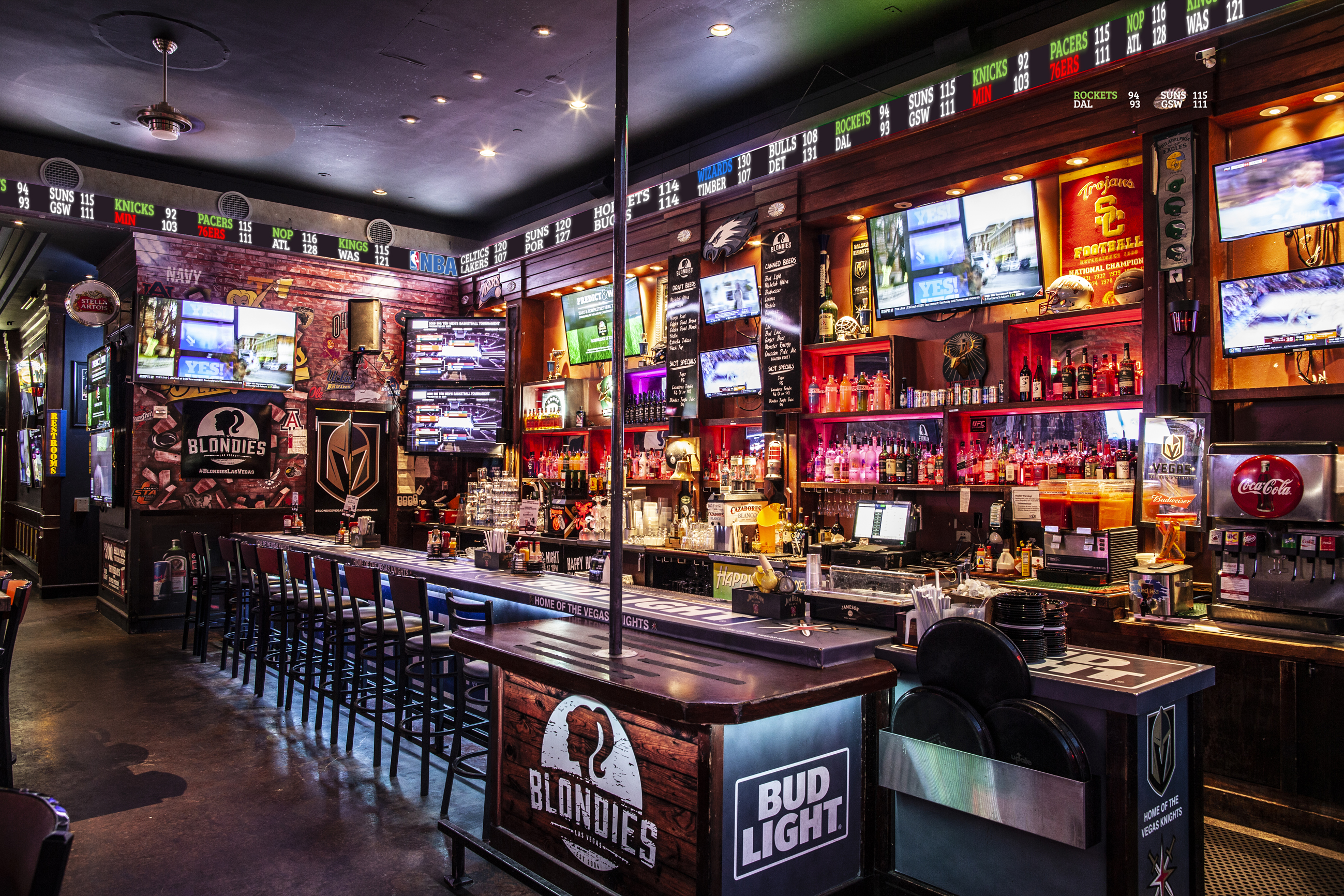 photos-blondies-sports-bar-grill